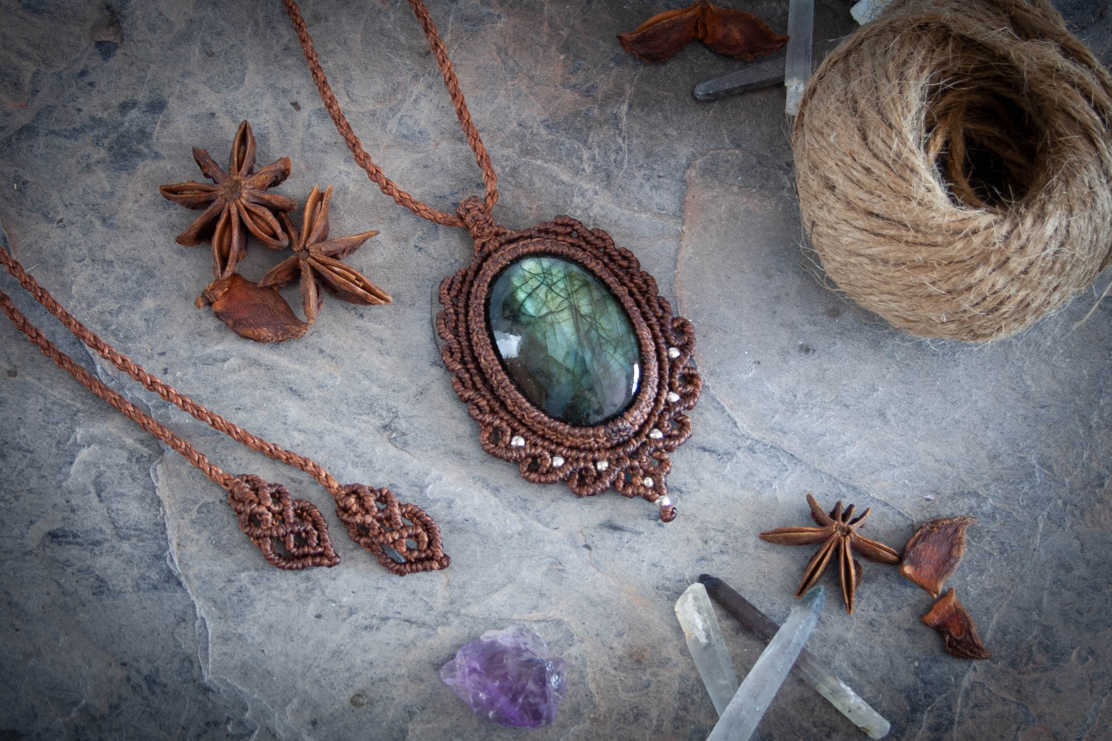 Collar Flor Marrón Labradorita